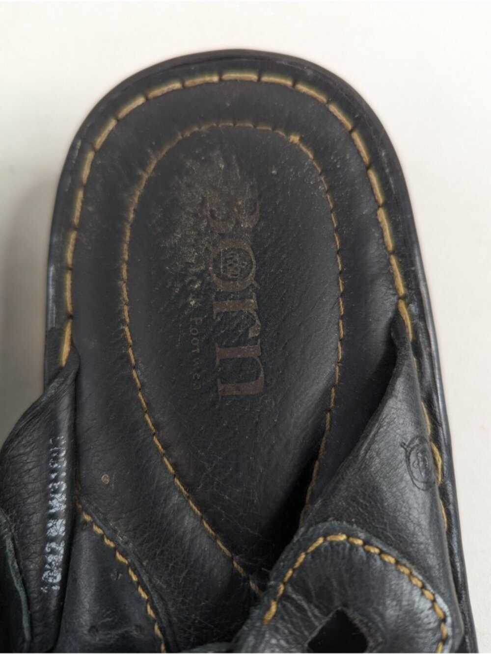 Born Sandal Women’s Size 10 Black Leather Flip Flops Thong Comfort Beachy - Picture 7 of 10